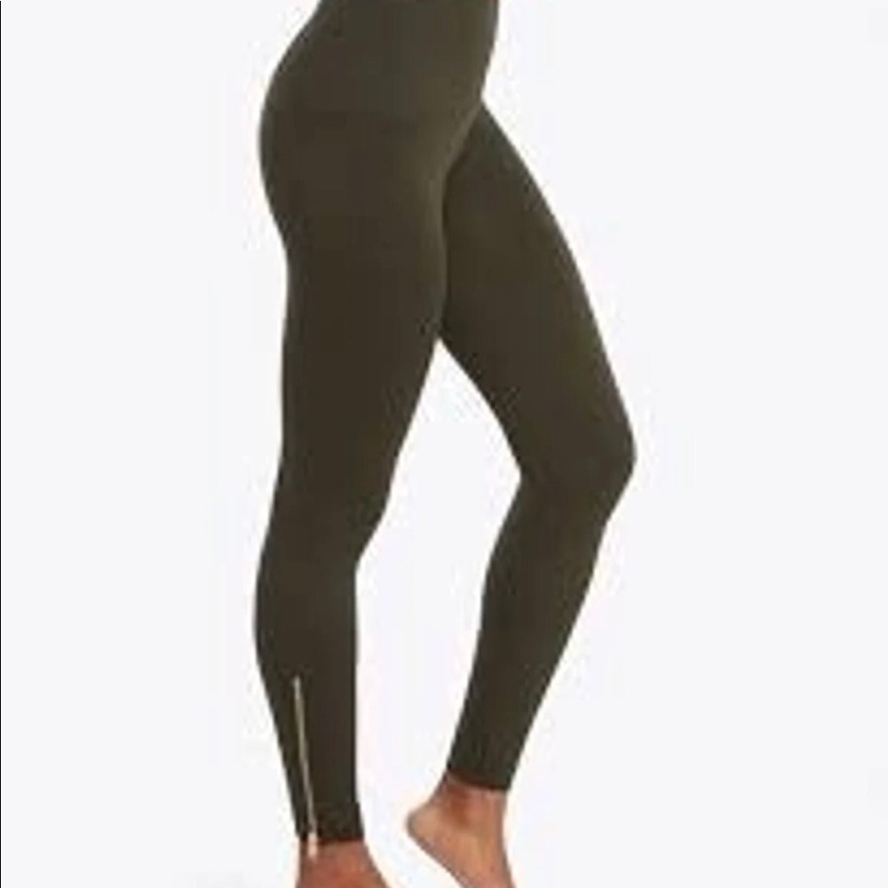 Spanx Look at Me Now zippered Leggings